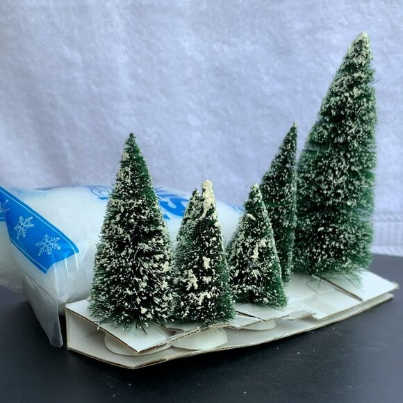 Dept 56 Village Trees and Snow, General Christmas Village Accessory - 1990s - Picture 9 of 10
